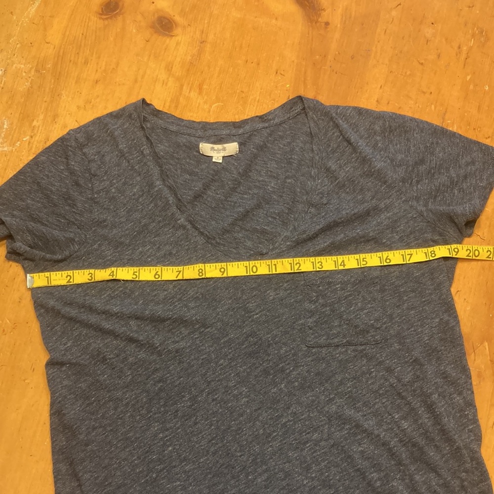 Madewell Whisper Cotton V-Neck T-Shirt - Picture 5 of 8